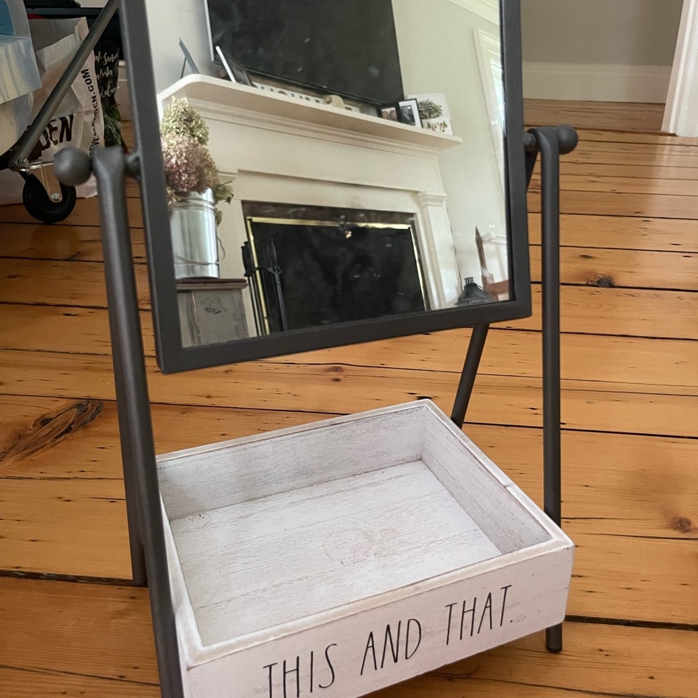 Rae Dun mirror stand